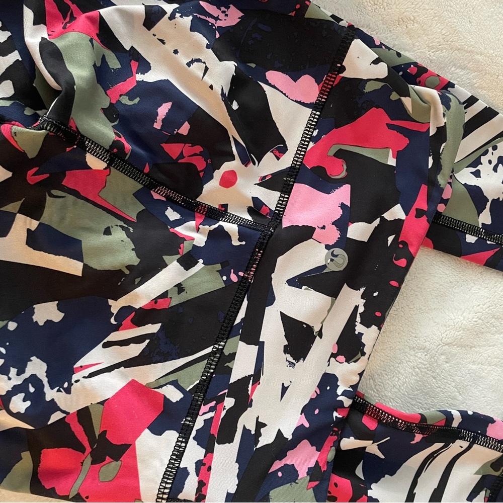 Lululemon Stylish Abstract Print Leggings